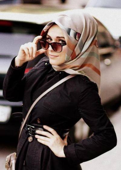 Hijab with sunglasses style