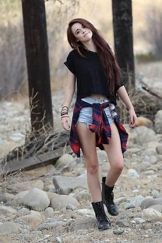 Outfits with Combat Boots- 22 Ideas How to Wear Combat Shoes