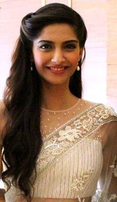 sonam kapoor saree style