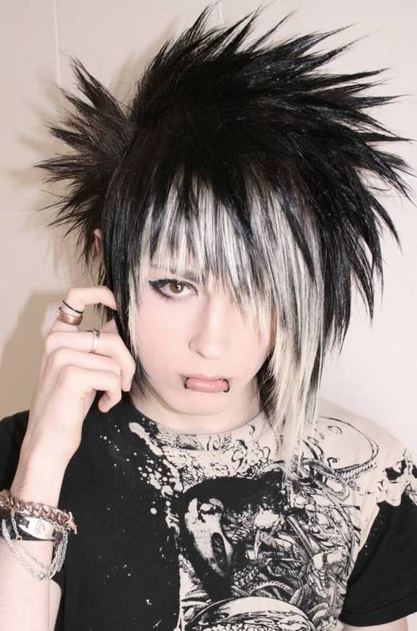 12 Emo Hairstyles For Guys Trending These Days
