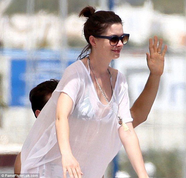 What To Wear In Ibiza 20 Ibiza Outfit Ideas Travel Style