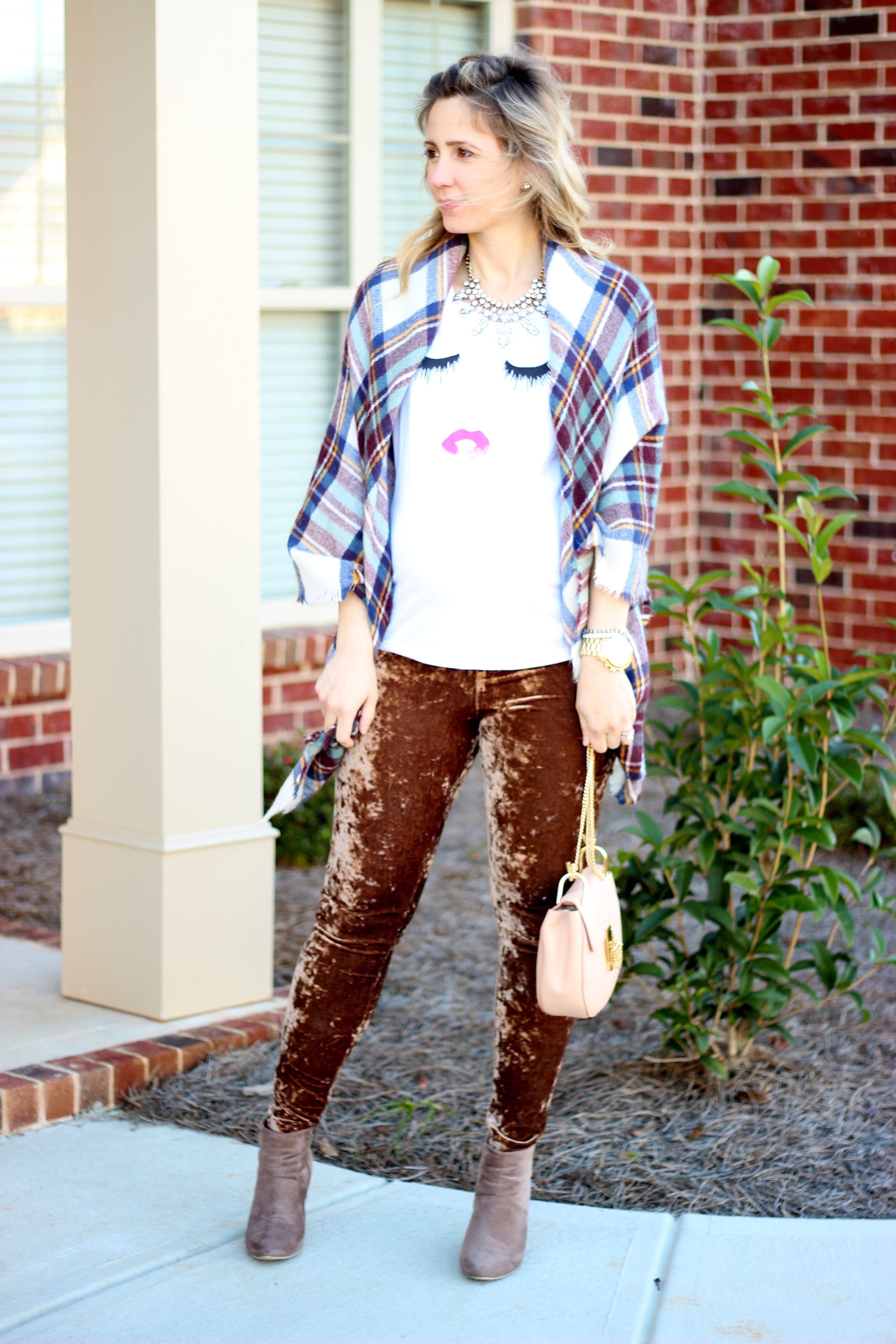 How to Wear Velvet Leggings18 Cute Outfits with Velvet Leggings