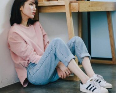 gyms5c-l-610x610-shoes-fashion-cute-adidas-jeans-boyfriend-sweater-white-black-sneakers-tennisshoes-pink-pinksweater-grunge-pastel-alternative-jean