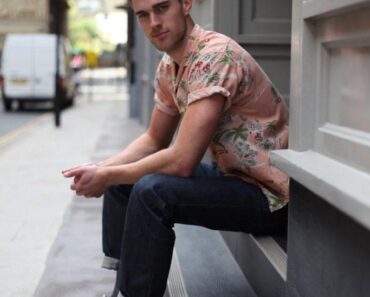 how to wear a floral shirt outfit for men (1)