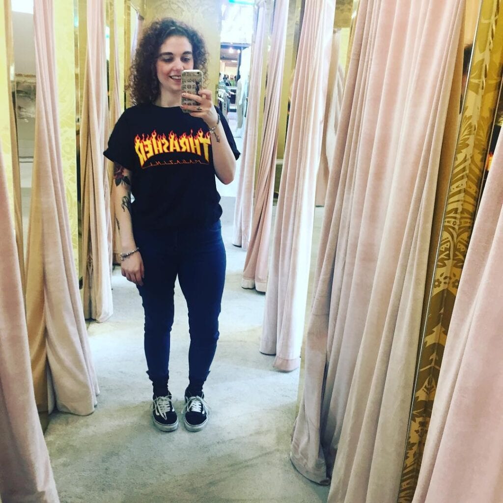 cute outfits with plain black shirt