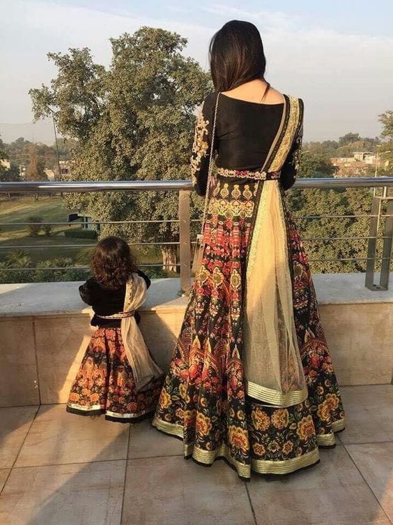 20 Coolest Pakistani Mother Daughter Matching Outfits
