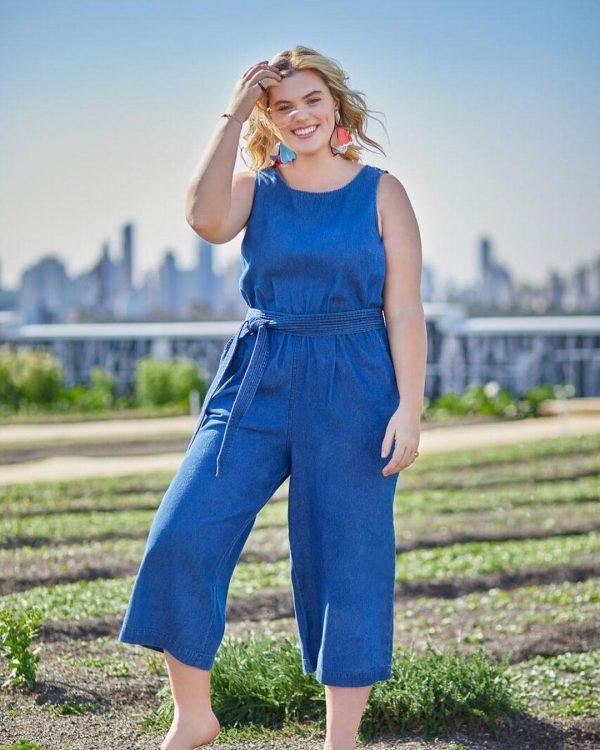 Jumpsuit-1-600x750 21 Best Winter Jeans Outfits for Plus-Sized Women to Stay Cool and Chic