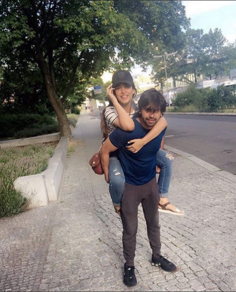 farhan and urwa relationship