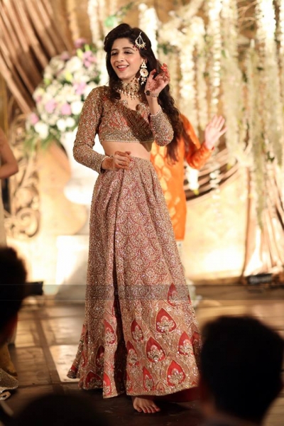 mawra hocane dancing on urwa's barat