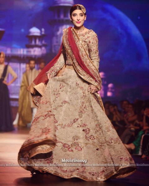urwa hocane bridal dress