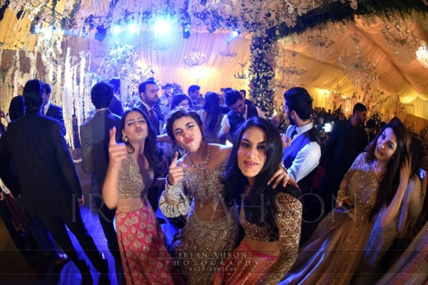 urwa hocane wedding dance
