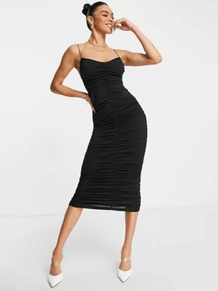 16 Amazing Timeless Dresses For Women’s Closet
