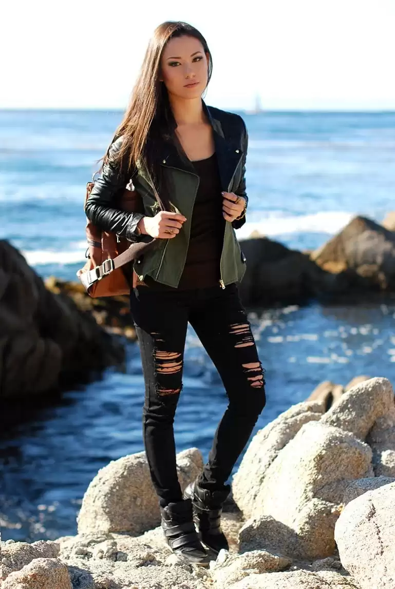Cool Destructed jeans For Girls Cool Destructed jeans For Girls