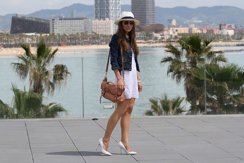 Outfits with Denim Jackets - 25 Ways to Wear a Denim Jacket Outfits with Denim Jackets - 25 Ways to Wear a Denim Jacket