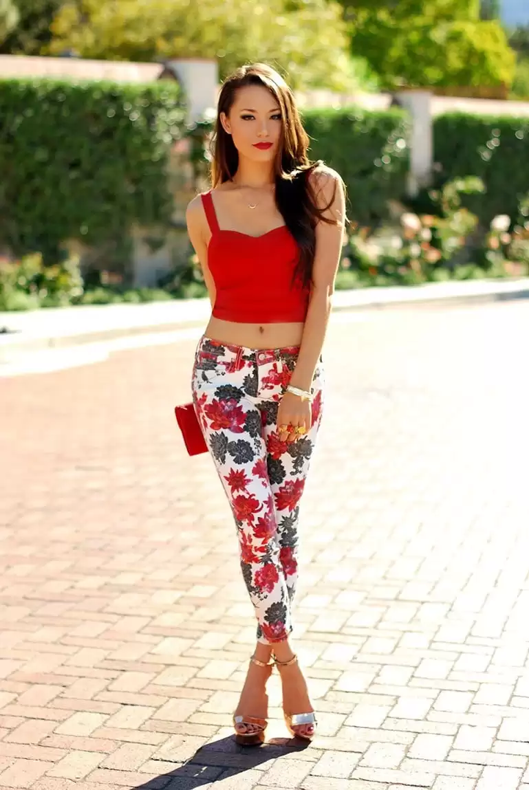 Stylish Floral Print Denim Jeans For Girls Stylish Floral Print Denim Jeans For Girls