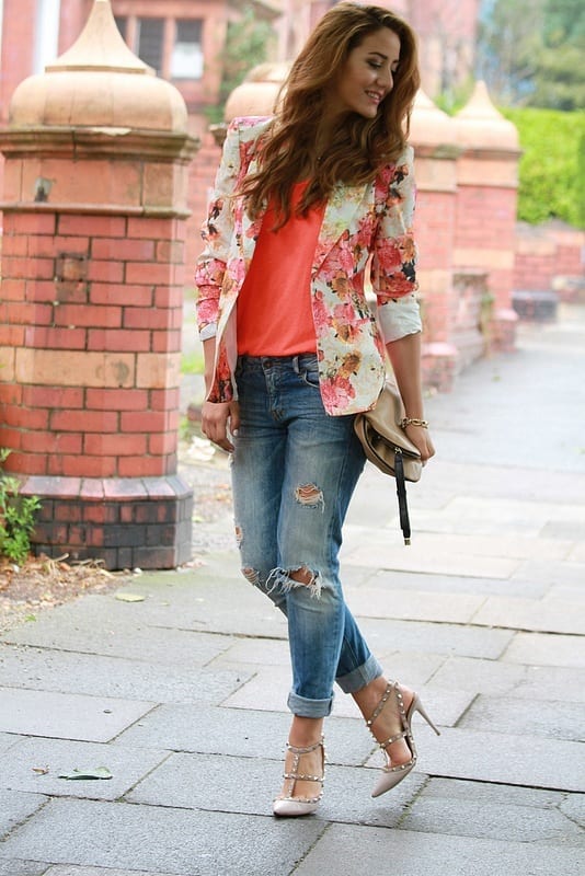 Outfits with Ripped Jeans-15 Ways to Wear Distressed Denims