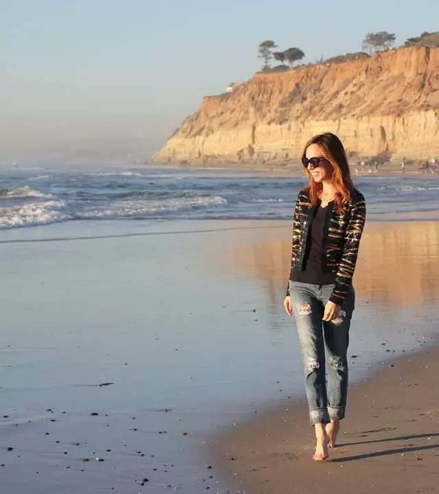 What to wear with Ripped Jeans What to wear with Ripped Jeans