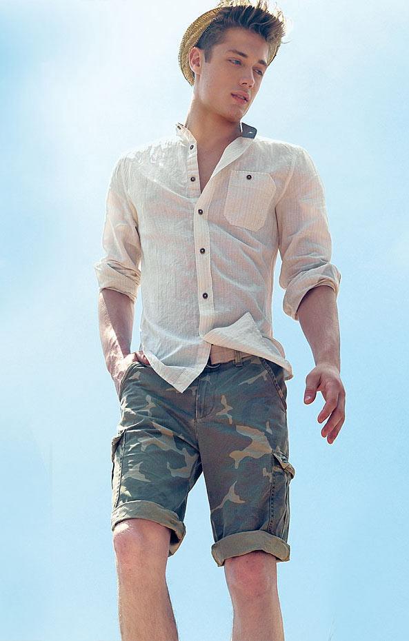 bermuda shorts outfits for men