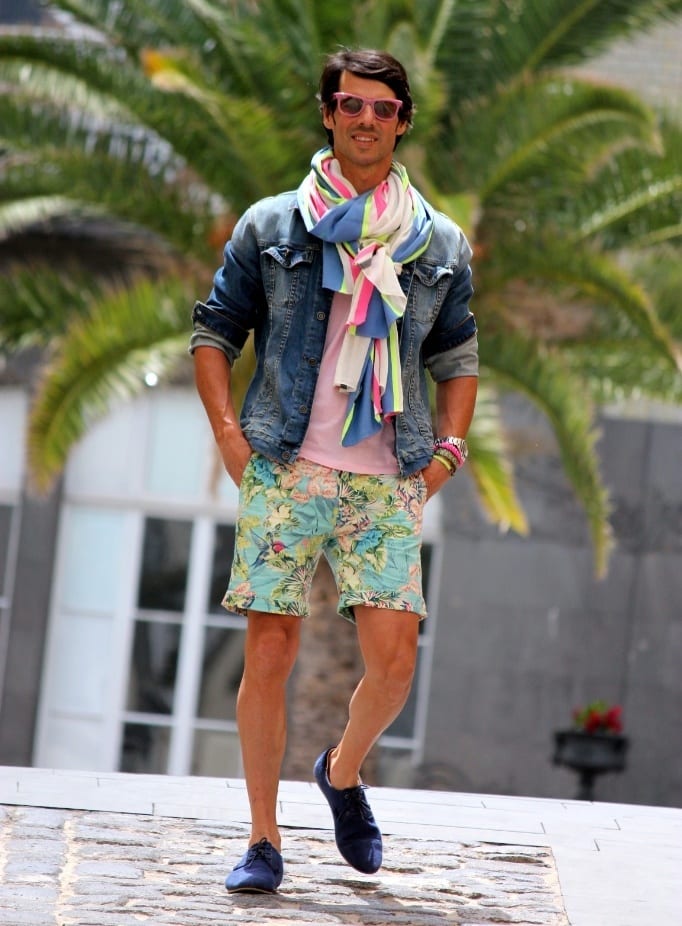 what to wear with mens shorts