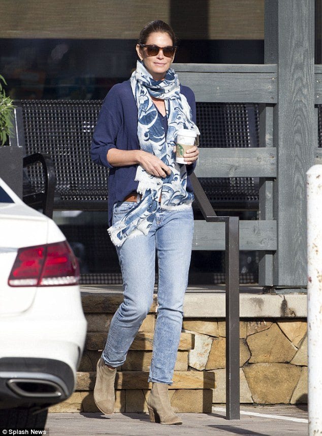Outfits with Scarves - 50+ Ways to Wear a Scarf this Season