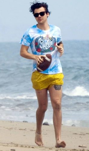 33 Best Beach Outfits for Men: What to Wear at the Beach?