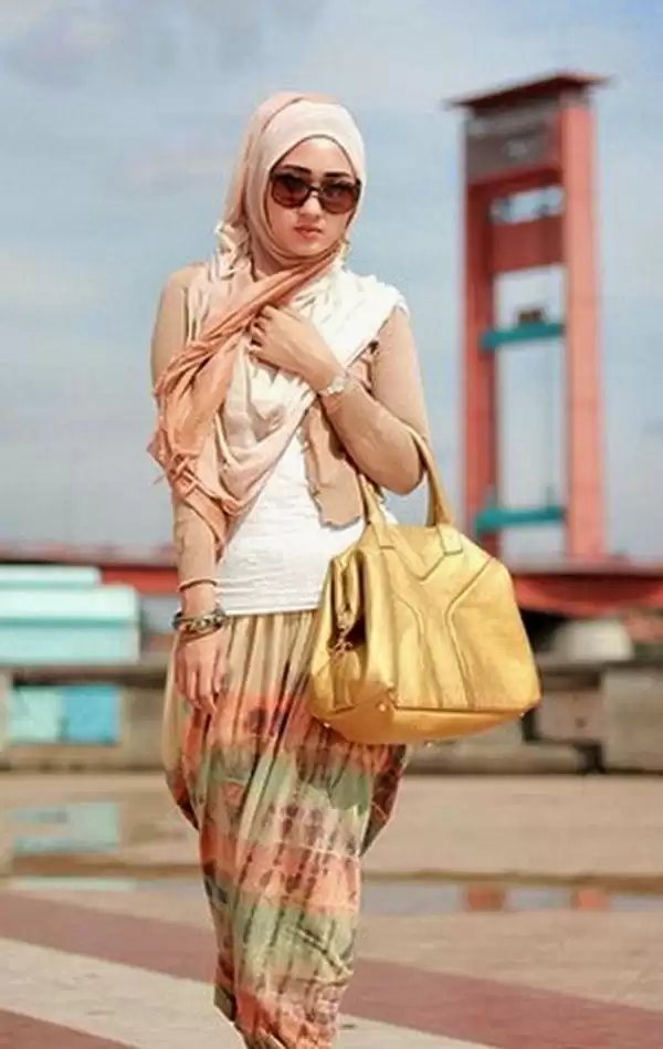 Dian Pelangi's Hijab Style Dian Pelangi's Hijab Style