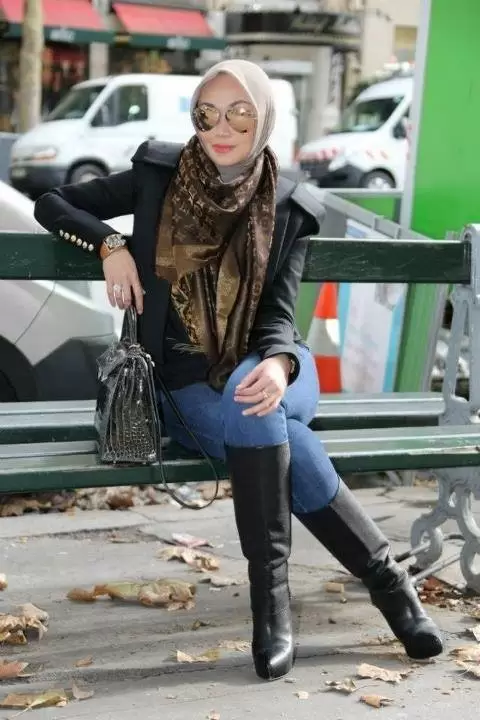 Hijab with long boots Hijab with long boots