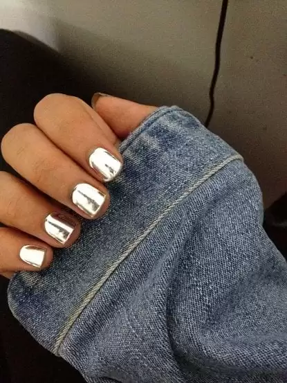 Glowing Shinny Nails Glowing Shinny Nails