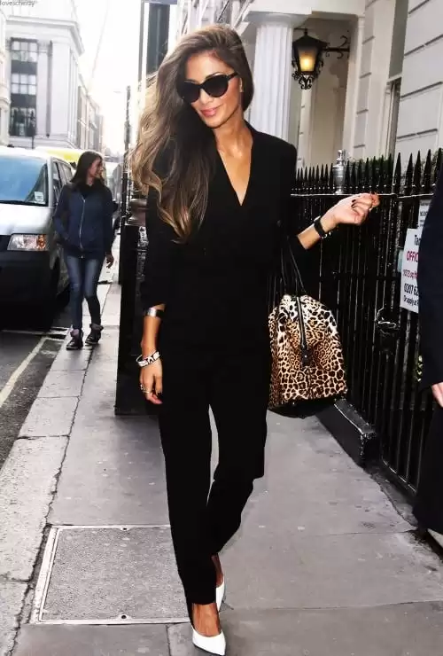 Black outfit street style Black outfit street style