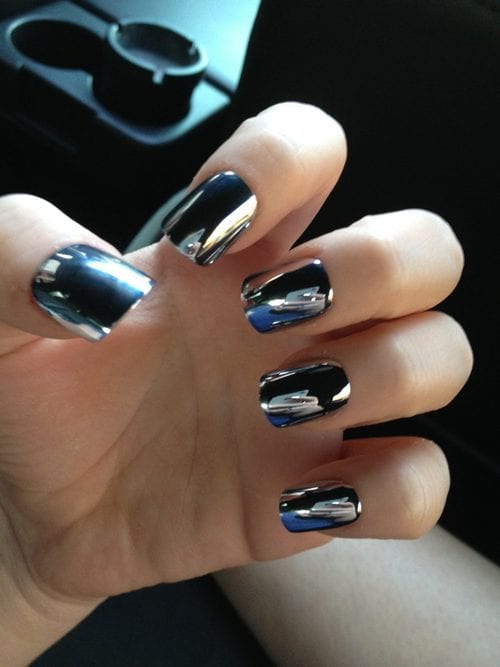 Black shinny mirror nails Black shinny mirror nails