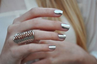 Cool Silver nail design Cool Silver nail design