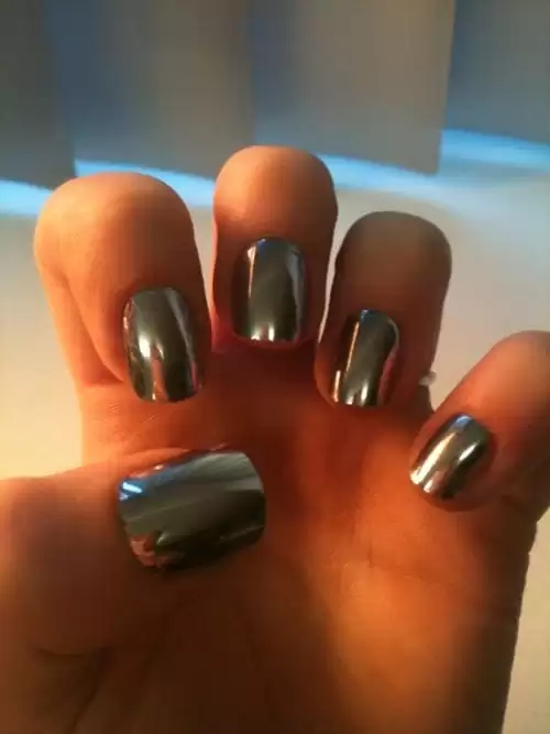 Latest Metallic nails fashion Latest Metallic nails fashion