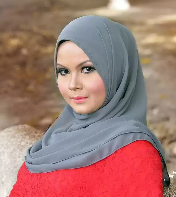 Popular hijab style Popular hijab style