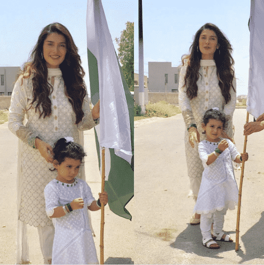 women pakistani street style