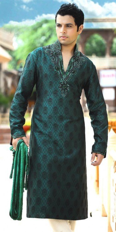 what men should wear on their mehndi