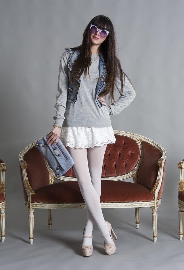 20 Cute Outfits To Wear With White Tights/Leggings This Season
