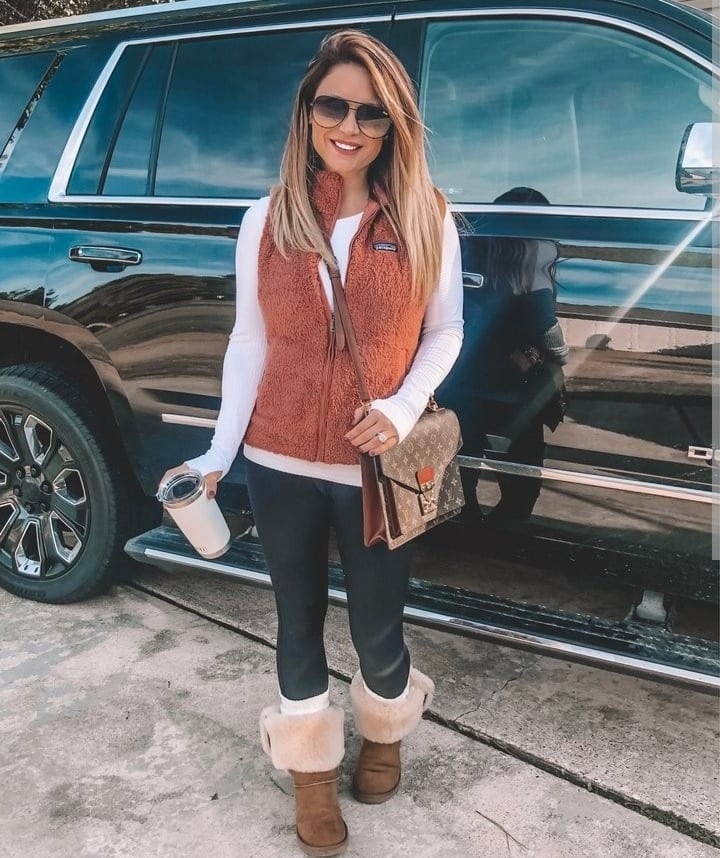 26 Cute Outfits To Wear With Ugg Boots This Winter