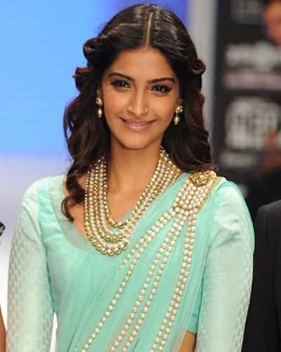 20 Cute Celebrities Inspired Hairstyles to Wear With Saree