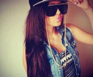 20 Swag Outfits for Teen Girls & Styling Tips