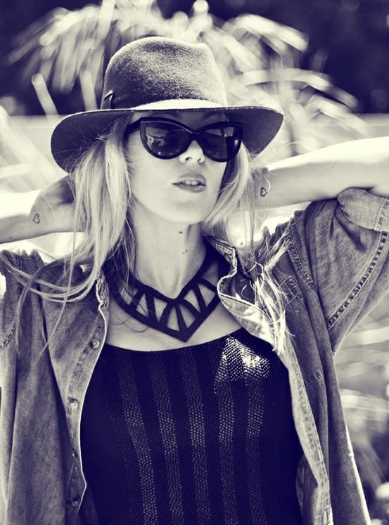 15 Ideal Outfits To Wear With Statement Necklaces All Season