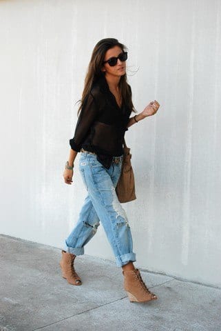 30 Best Shoes to Wear With Boyfriend Jeans For a Chic Look