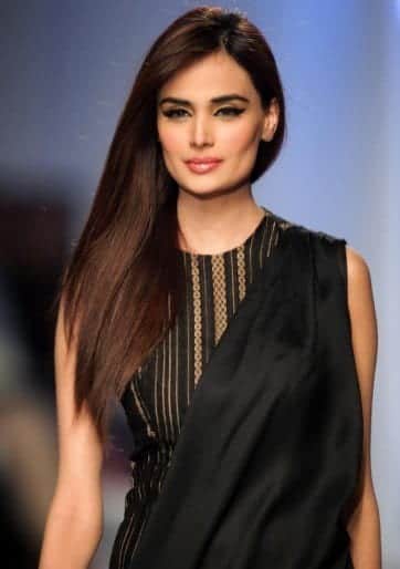 Top 22 Pakistani Fashion Bloggers Every Girl Should Follow