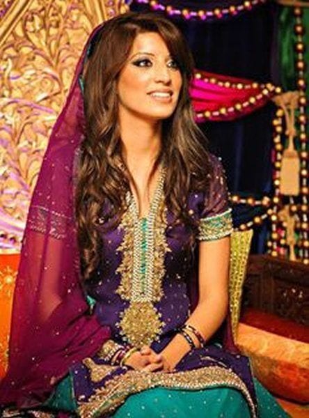 20 Simple and Cute Hairstyles For Mehndi Function This Season