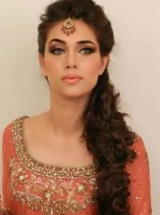 20 Simple and Cute Hairstyles For Mehndi Function This Season 20 Simple and Cute Hairstyles For Mehndi Function This Season