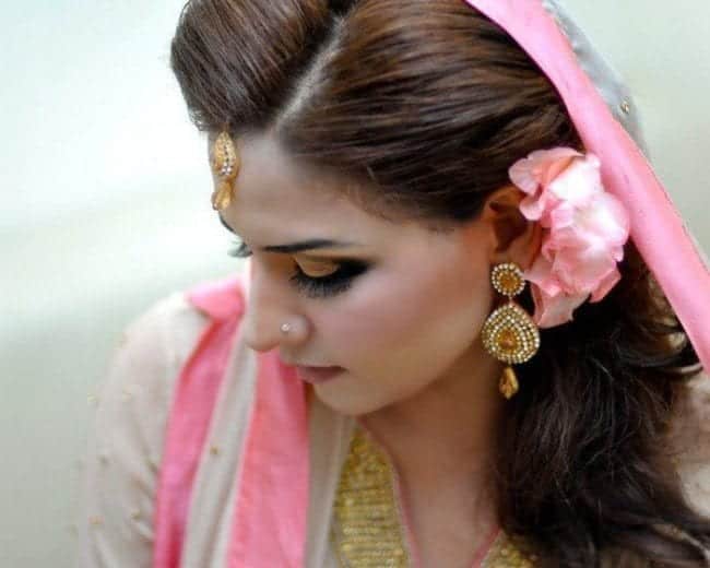 23 Simple And Cute Hairstyles For Mehndi Function This Season