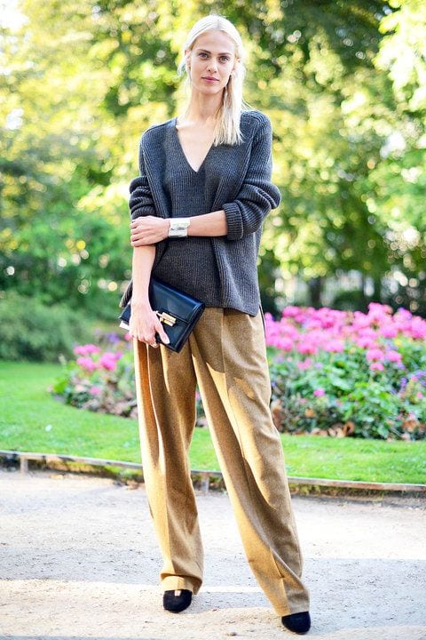 17 Cute Outfits to Wear with Loafers for Women This Season