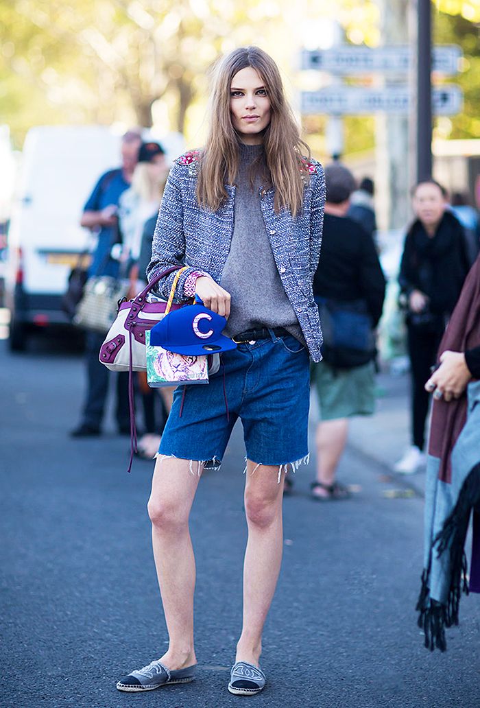 Cute Bermuda Shorts Outfits For Girls 14