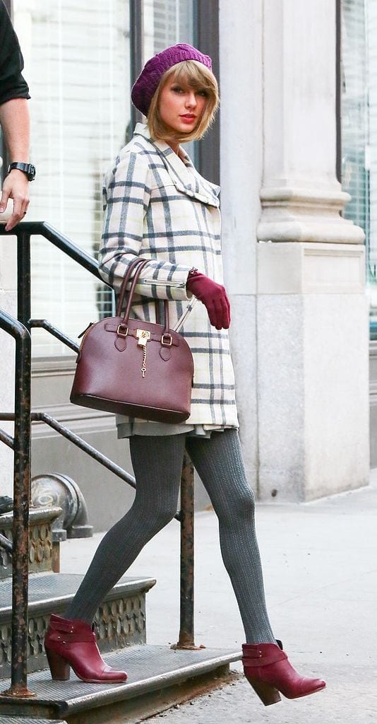 cute outfits with plaid coats 16