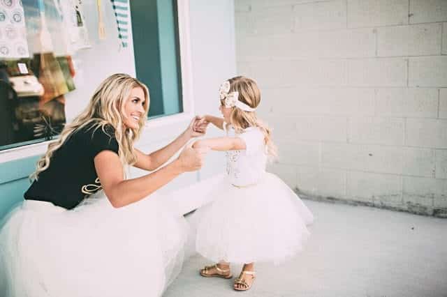 matched outfits for mother and daughter (7)