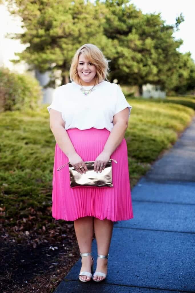 20 Pink Outfit Ideas for Plus Size Women for Chic Look